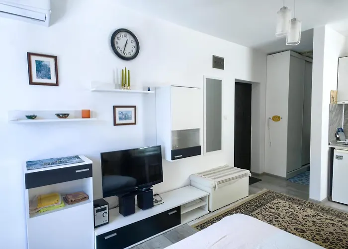 Blu Bey ポモリエ